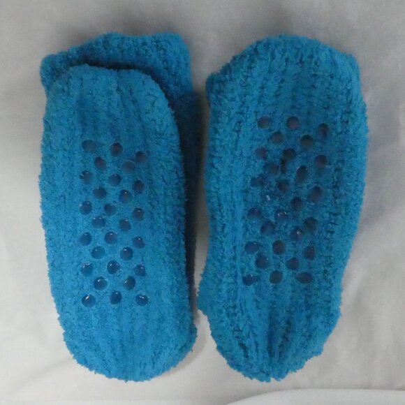 Comfy and Warm Fuzzy Ribbed Blue Socks With Anti Slip Bottoms | Size 9 - Picture 10 of 11